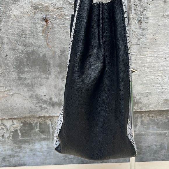 Guess Black and White Tote Bag - Picture 4 of 9